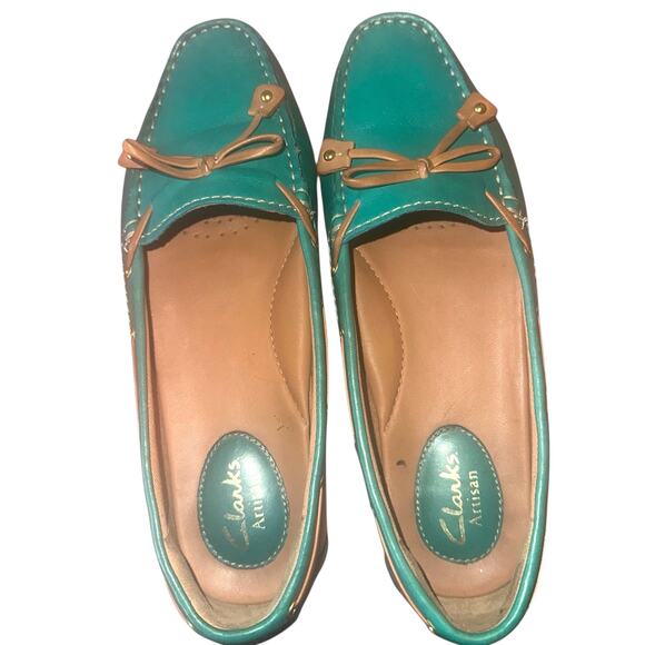 Clarks Shoes - Clarks Artisan Teal Leather Driving Loafers | Bow Detail | Women’s 6.5